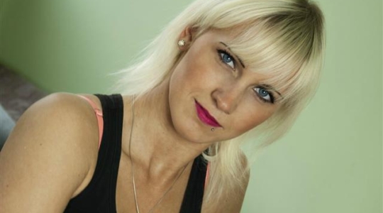 Karen889 Vorschaubild